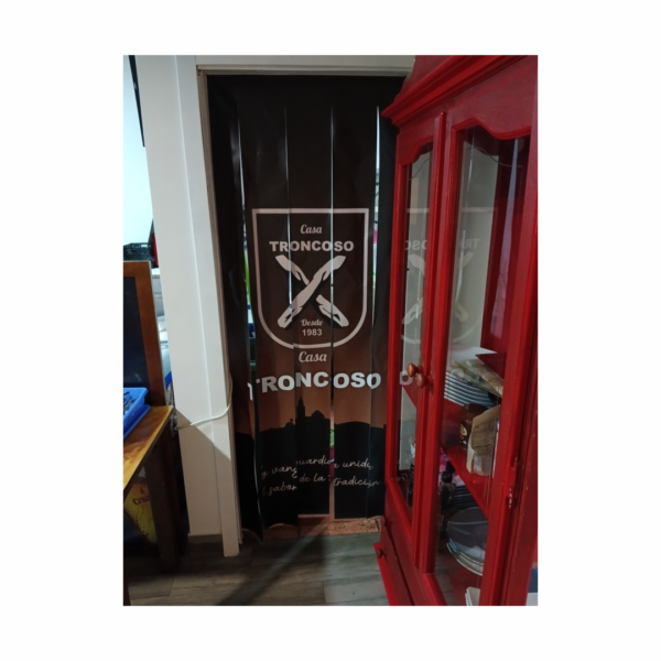 Cortinas Personalizadas en Lona PVC para Puertas de Alto Tránsito. - Imagen 4