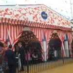 Fotografía real de la fachada de una caseta de la Feria de Abril de Sevilla
